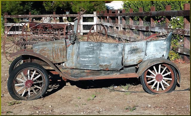 Questioning Everyday Prototyping - Verrucose Vehicle Vitilitigation
